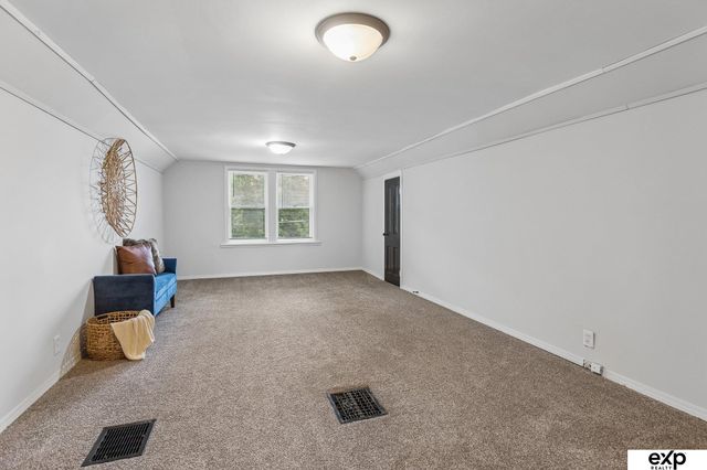 4721 California Street, Omaha, NE 68132