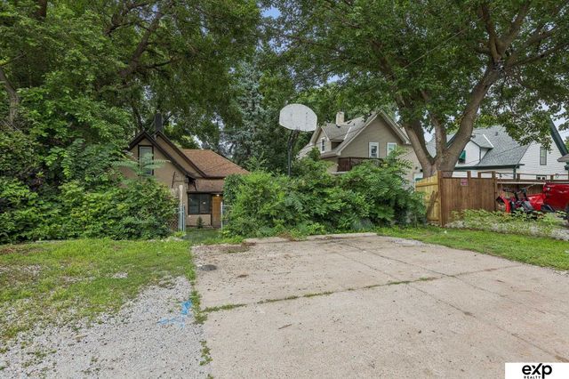 4721 California Street, Omaha, NE 68132