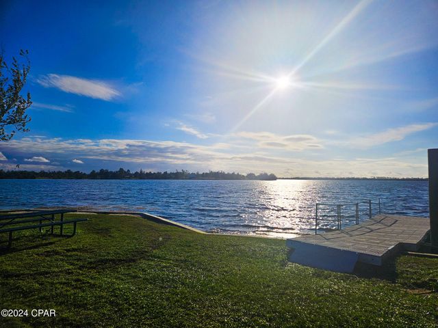 9110 Sunshine Drive, Youngstown, FL 32466