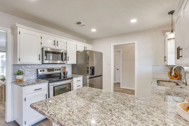 615 Rosewood Place, Joshua, TX 76058