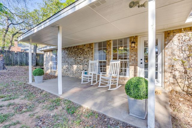 615 Rosewood Place, Joshua, TX 76058