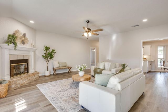 615 Rosewood Place, Joshua, TX 76058