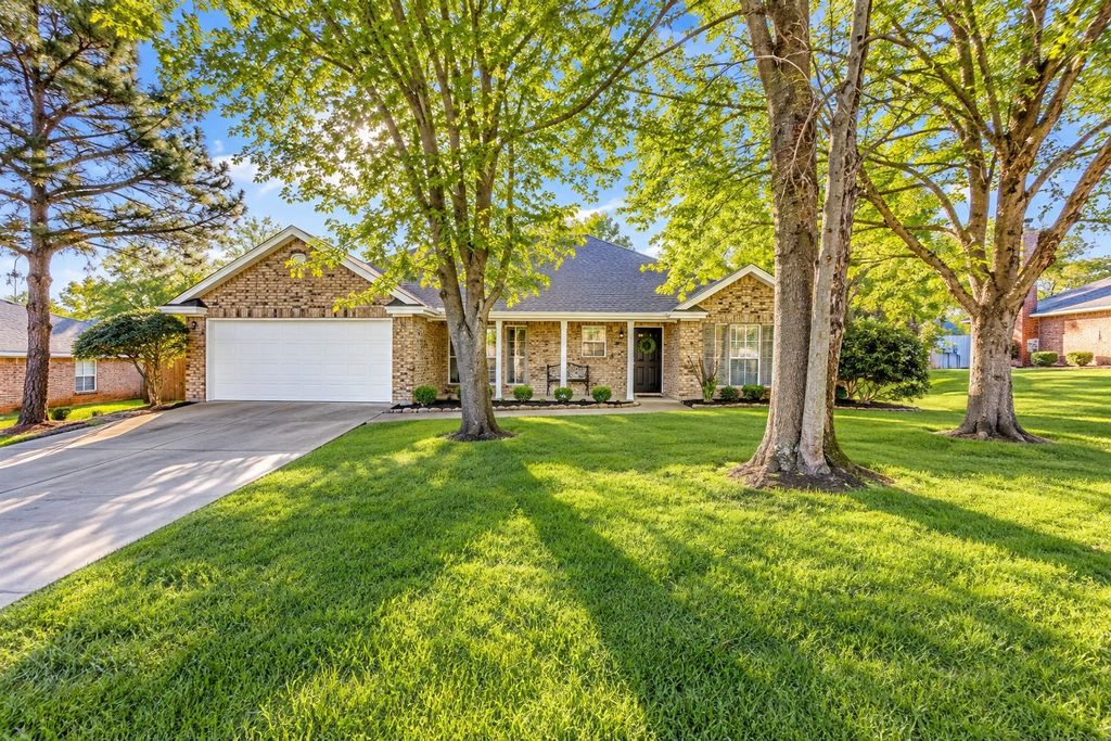 615 Rosewood Place, Joshua, TX 76058 — photo 2