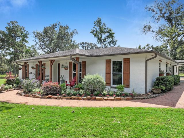 21151 Karen Switch Road, Magnolia, TX 77354