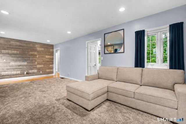 160 Sanford Street, Hamden, CT 06514
