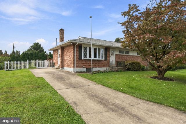 1790 PELHAM DR, York, PA 17406