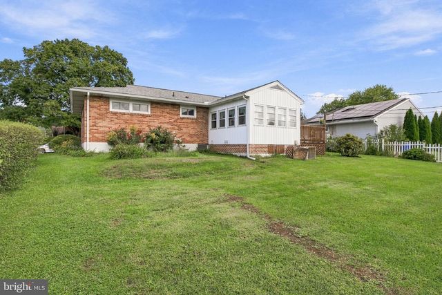 1790 PELHAM DR, York, PA 17406