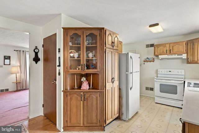 1790 PELHAM DR, York, PA 17406