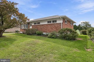 1790 PELHAM DR, York, PA 17406