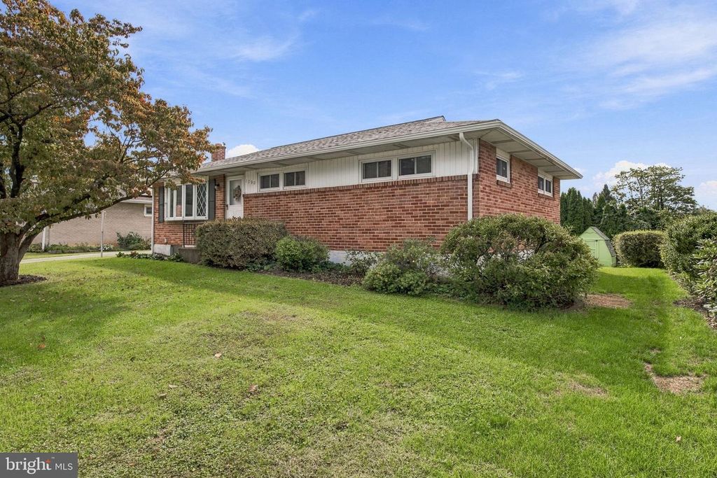 1790 PELHAM DR, York, PA 17406