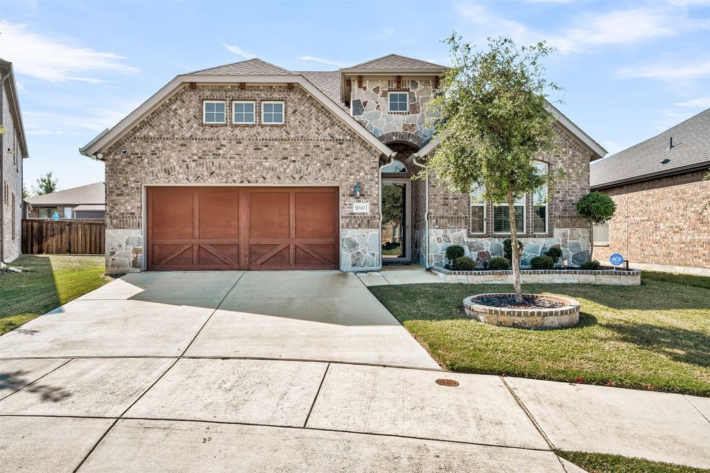 9601 Mountain Laurel Trail, Fort Worth, TX 76036