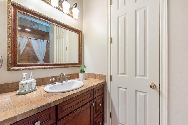 3211 Constitution Drive, Lago Vista, TX 78645