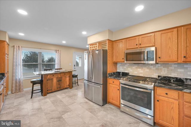 150 SWEETWATER LN, Newmanstown, PA 17073