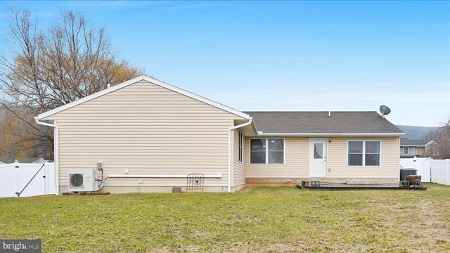 150 SWEETWATER LN, Newmanstown, PA 17073