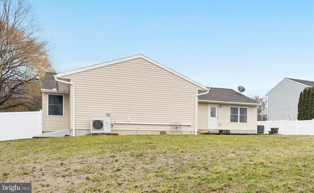 150 SWEETWATER LN, Newmanstown, PA 17073