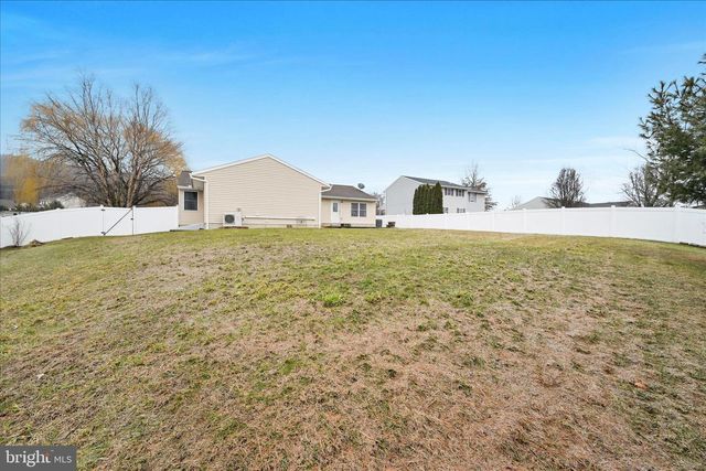 150 SWEETWATER LN, Newmanstown, PA 17073