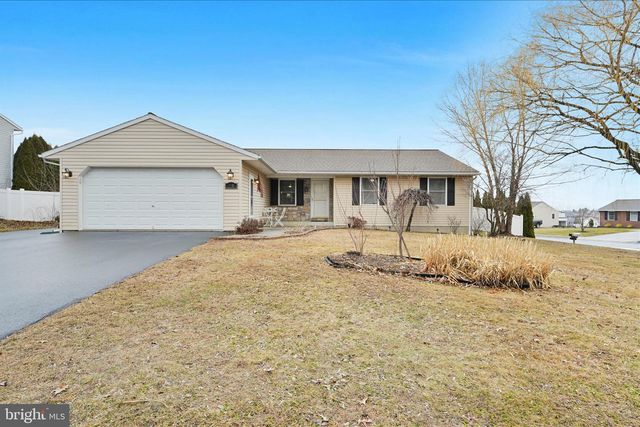 150 SWEETWATER LN, Newmanstown, PA 17073