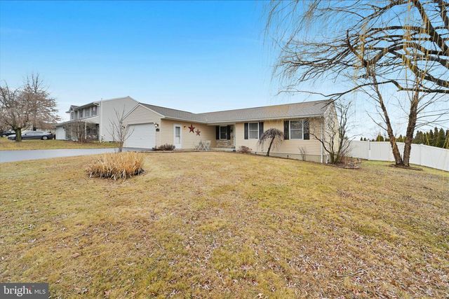 150 SWEETWATER LN, Newmanstown, PA 17073