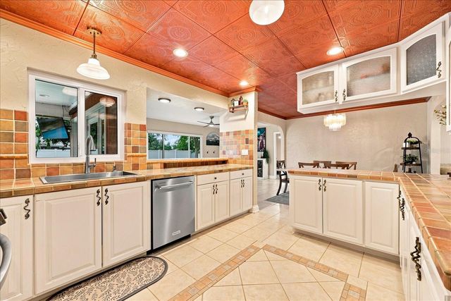 8805 KENWOOD ROAD, Seminole, FL 33777