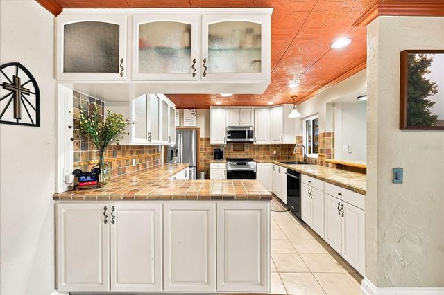 8805 KENWOOD ROAD, Seminole, FL 33777