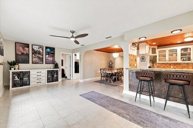 8805 KENWOOD ROAD, Seminole, FL 33777