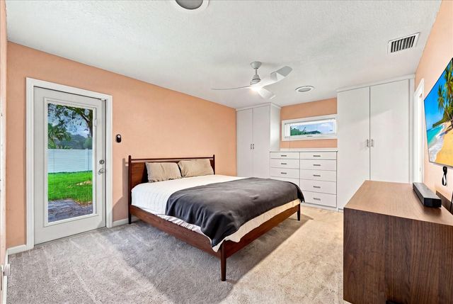 8805 KENWOOD ROAD, Seminole, FL 33777