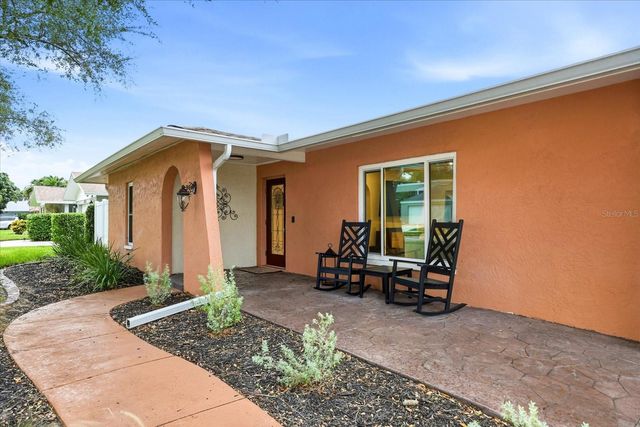 8805 KENWOOD ROAD, Seminole, FL 33777