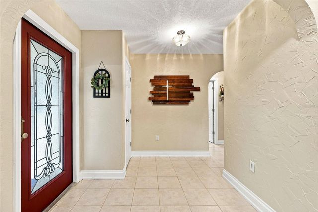 8805 KENWOOD ROAD, Seminole, FL 33777
