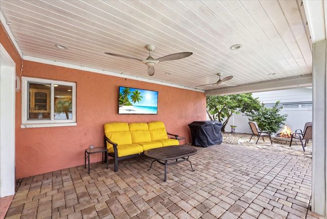 8805 KENWOOD ROAD, Seminole, FL 33777