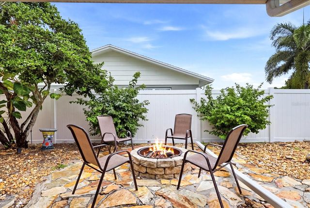 8805 KENWOOD ROAD, Seminole, FL 33777