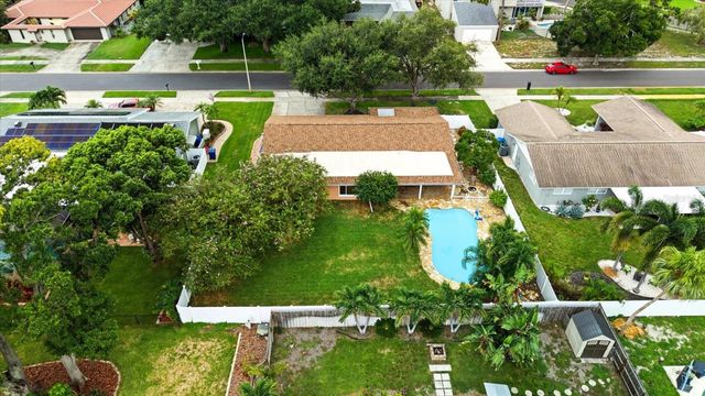 8805 KENWOOD ROAD, Seminole, FL 33777