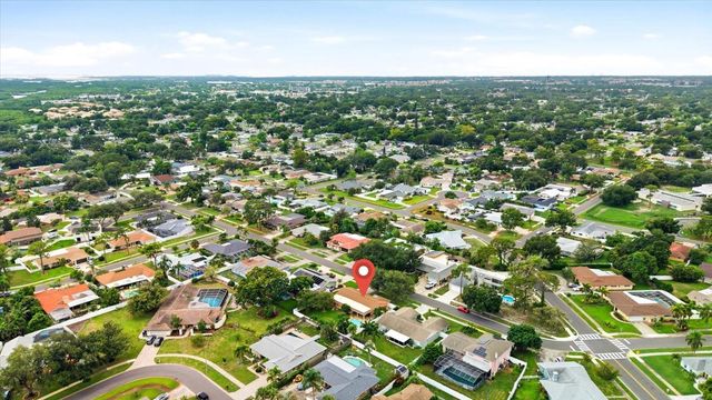 8805 KENWOOD ROAD, Seminole, FL 33777