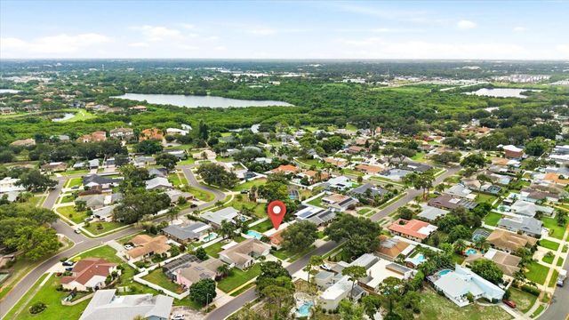 8805 KENWOOD ROAD, Seminole, FL 33777