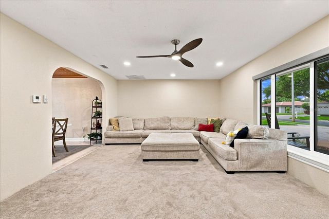 8805 KENWOOD ROAD, Seminole, FL 33777