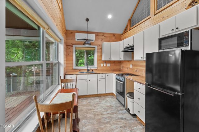 3517 Needles Way, Sevierville, TN 37876