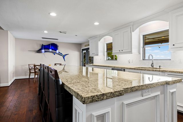 172 Indian Shore, Livingston, TX 77351