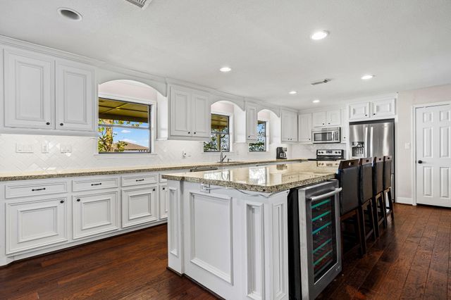 172 Indian Shore, Livingston, TX 77351