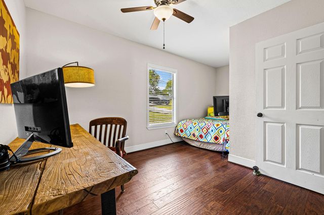 172 Indian Shore, Livingston, TX 77351