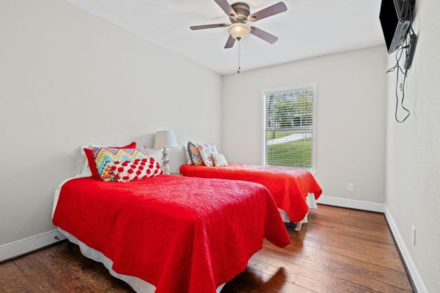 172 Indian Shore, Livingston, TX 77351