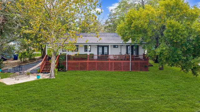 172 Indian Shore, Livingston, TX 77351