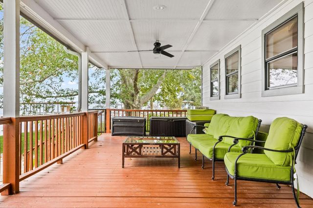 172 Indian Shore, Livingston, TX 77351