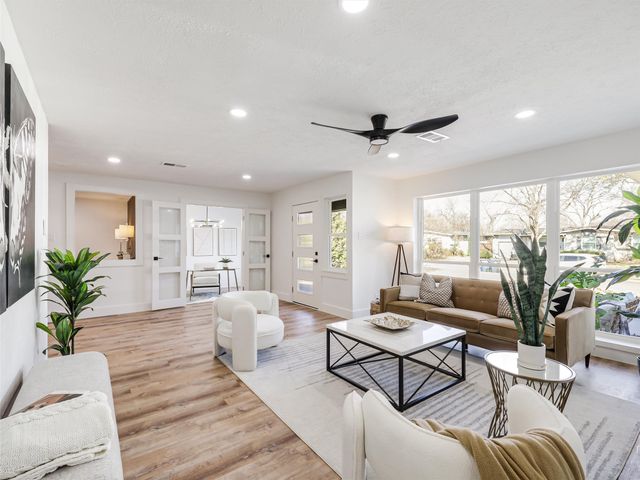 9011 Liptonshire Drive, Dallas, TX 75238