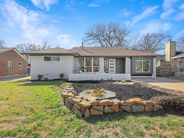 9011 Liptonshire Drive, Dallas, TX 75238