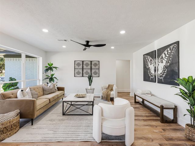 9011 Liptonshire Drive, Dallas, TX 75238