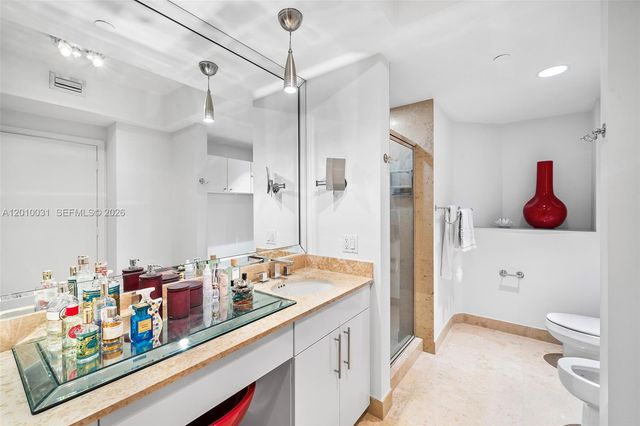 4779 Collins Ave 2404, Miami Beach, FL 33140