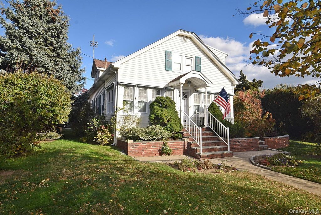 3041 Eastern Parkway, Baldwin, NY 11510