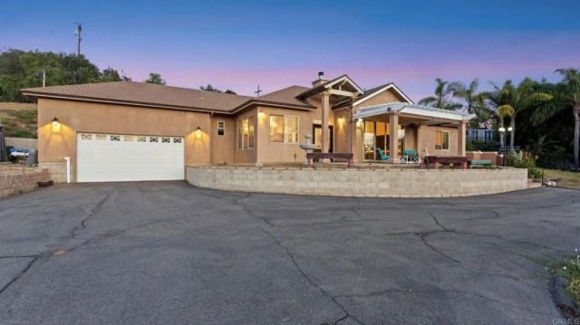 954 MIRAMAR DRIVE, Vista, CA 92081