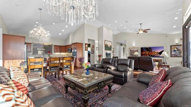 954 MIRAMAR DRIVE, Vista, CA 92081