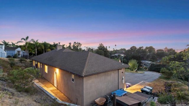 954 MIRAMAR DRIVE, Vista, CA 92081