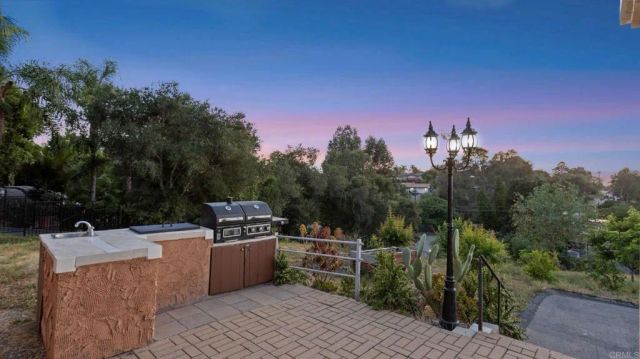 954 MIRAMAR DRIVE, Vista, CA 92081